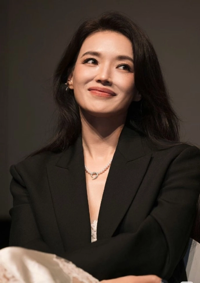 Thư kỳ thắng giải đạo diễn xuất sắc tại lhp busan - 2