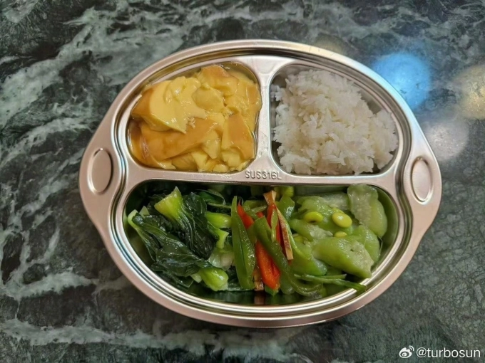 Thực đơn giữ dáng không cần ăn kiêng khắc nghiệt của tôn lệ - 2