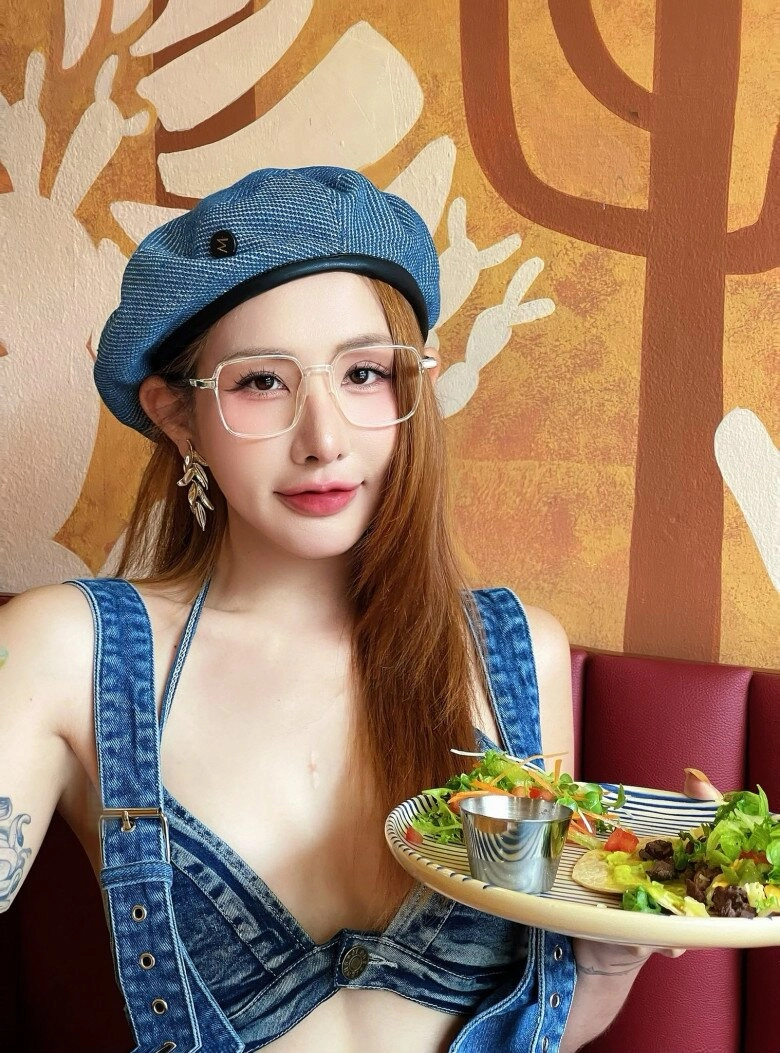 Tình cũ đạt g hiện tại nhan sắc lạ lẫm hậu dao kéo mặc khoét hở tận hông khoe body nóng bỏng - 7