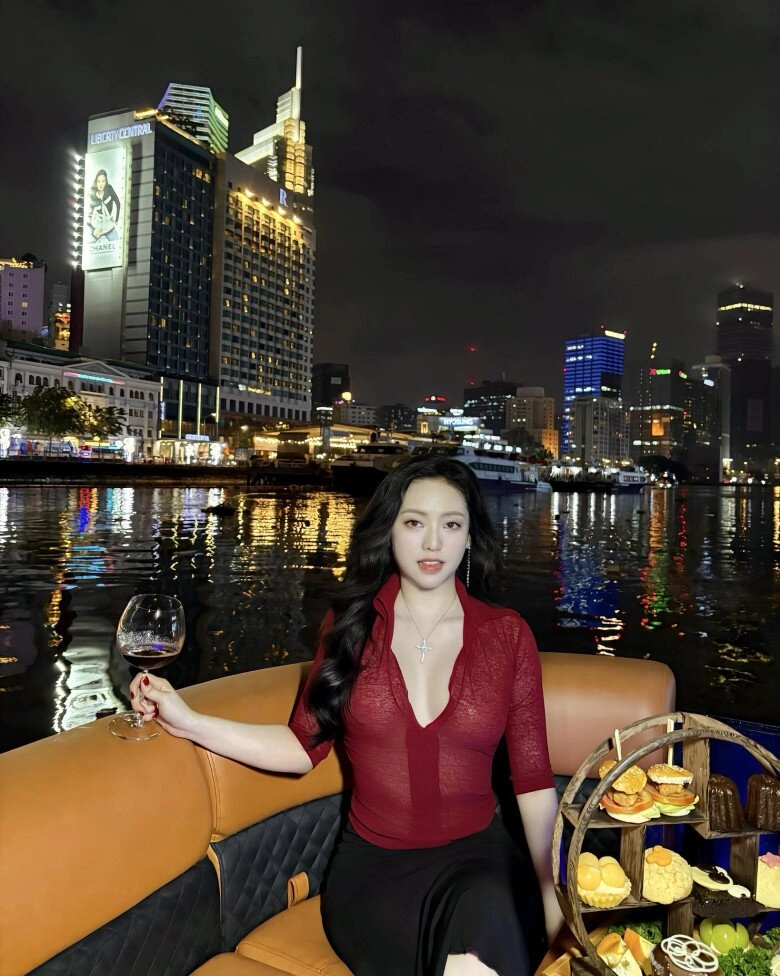 tình địch 1 thời của midu trùng tu toàn bộ nhan sắc gây sốc với mốt không thấy nội y trưng trổ vòng một căng tràn - 7