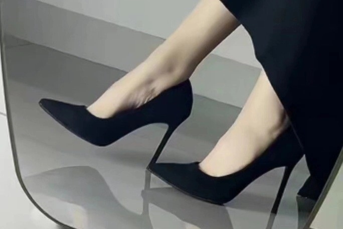 Trắc nghiệm bạn có số hưởng sau khi kết hôn hay có cuộc sống thăng trầm chọn một đôi giày sẽ biết ngay - 1