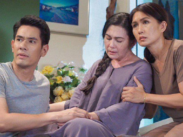 Trong đám tang bố chồng nghe hàng xóm rỉ tai nhau tôi không ngừng tự trách mình - 2