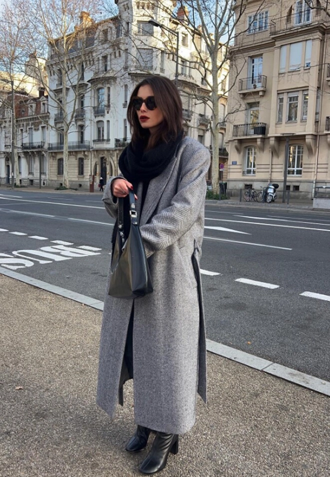 Từ ngày biết 5 công thức mặc đồ màu đen đẹp mùa thu đông này tôi diện lên không còn già chát như xưa - 2