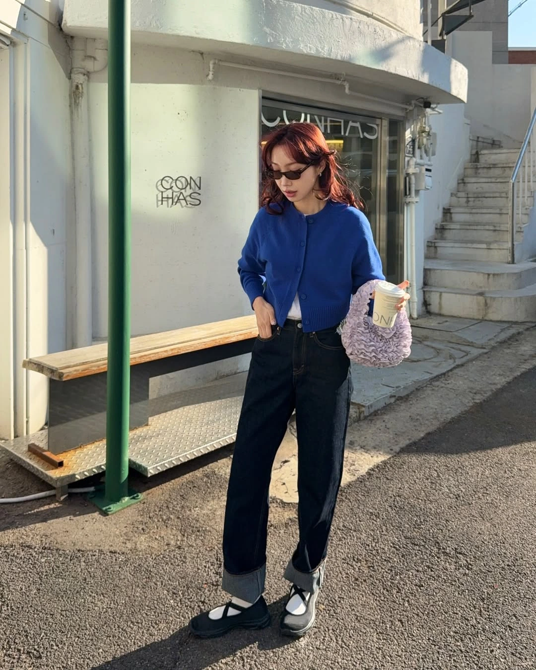 Từ ngày biết 5 công thức mặc đồ màu đen đẹp mùa thu đông này tôi diện lên không còn già chát như xưa - 5