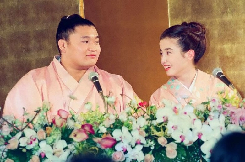 Từng bị mẹ ruột ép ngủ với đạo diễn nàng ngọc nữ vẫn tỏa sáng rực rỡ nay hạnh phúc bên chồng thứ 3 - 4