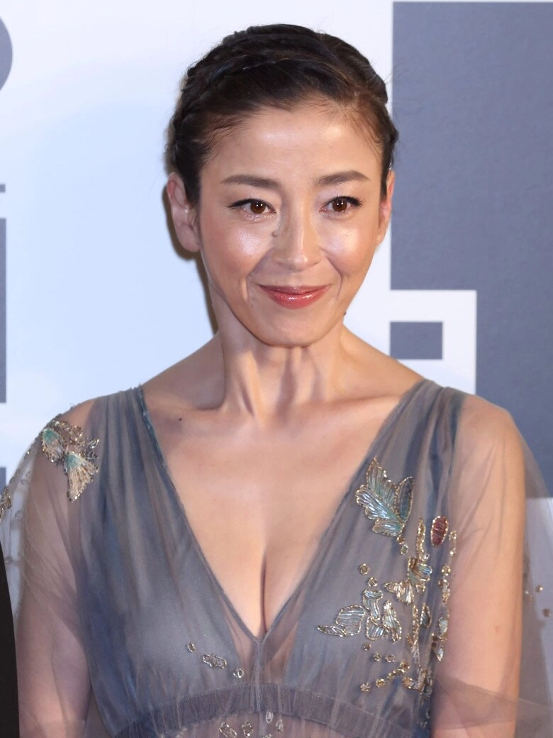 Từng bị mẹ ruột ép ngủ với đạo diễn nàng ngọc nữ vẫn tỏa sáng rực rỡ nay hạnh phúc bên chồng thứ 3 - 5