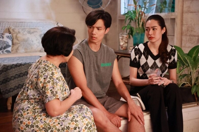 Về thăm mẹ chồng không báo trước tôi tình cờ nghe được lời hàng xóm nói mà sống mũi cay cay - 2