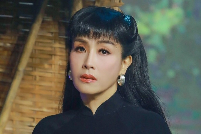 vợ hoài linh cưới giáo sư âm nhạc bỏ mỹ về việt nam xây biệt thự 240 tỷ trưng bày thứ độc nhất vô nhị - 2