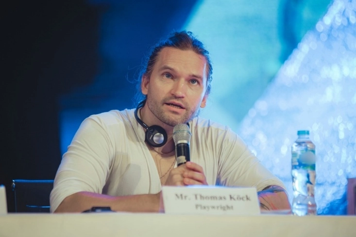 Vở kịch hợp tác đức - việt ngọc thủ hành trình tìm kiếm mái nhà trong bối cảnh đô thị hiện đại - 2