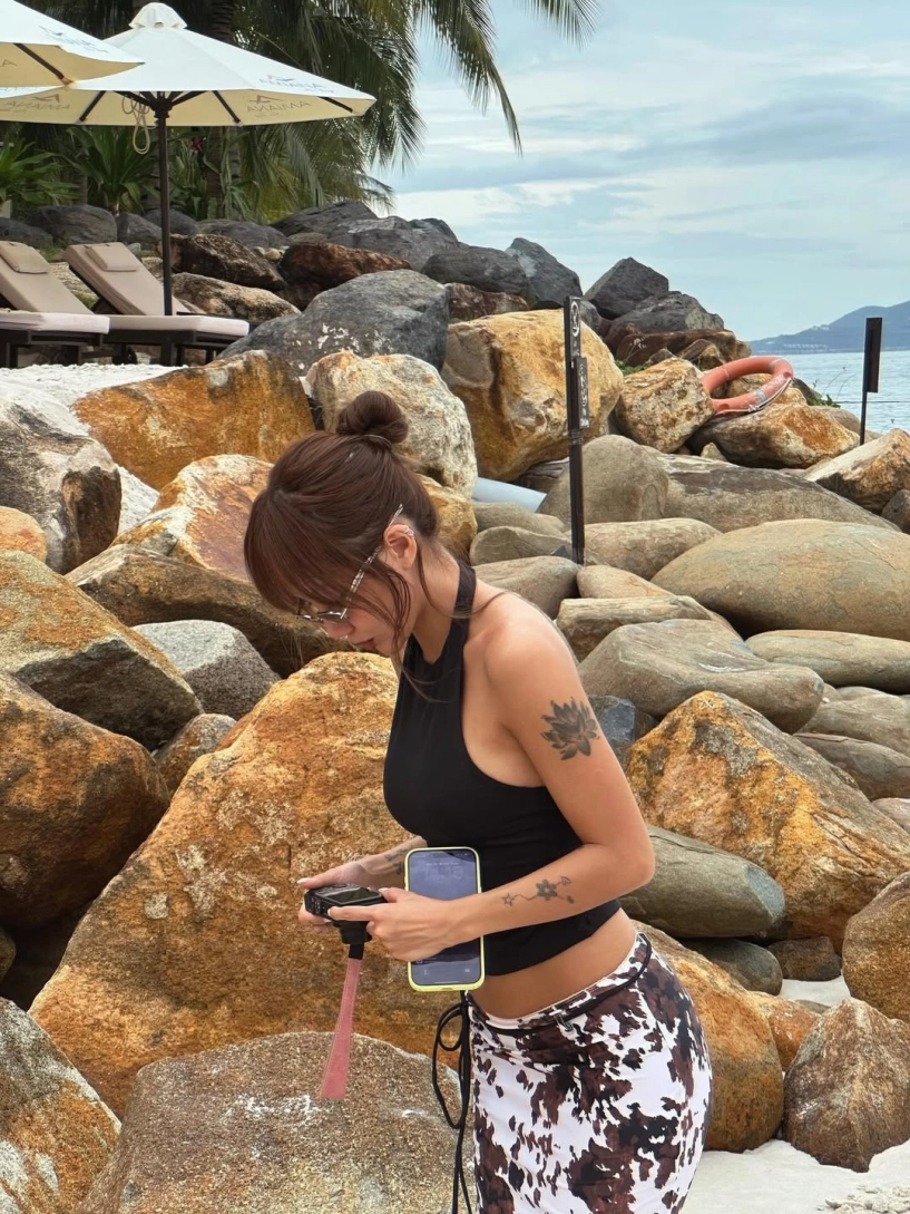 vợ quốc dân phương ly phong cách cực chiến sau nhuộm da - 3