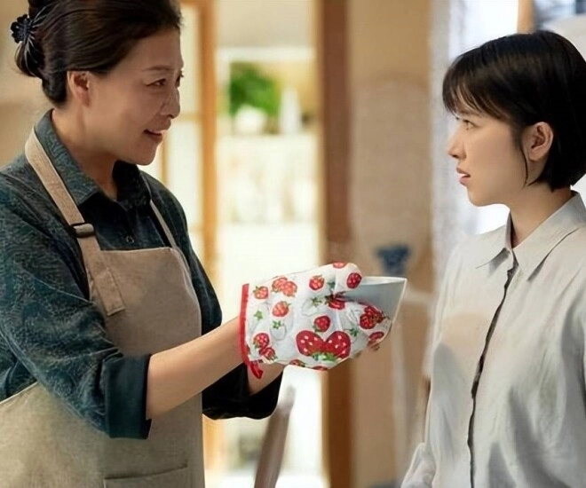 Vừa sinh con xong chồng liền đưa đơn ly hôn tôi ký không do dự nhưng 1 phút sau anh đã hối hận - 1