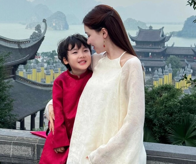 Xót lòng câu nói của con trai hòa minzy sao con ít được gặp mẹ thế - 1