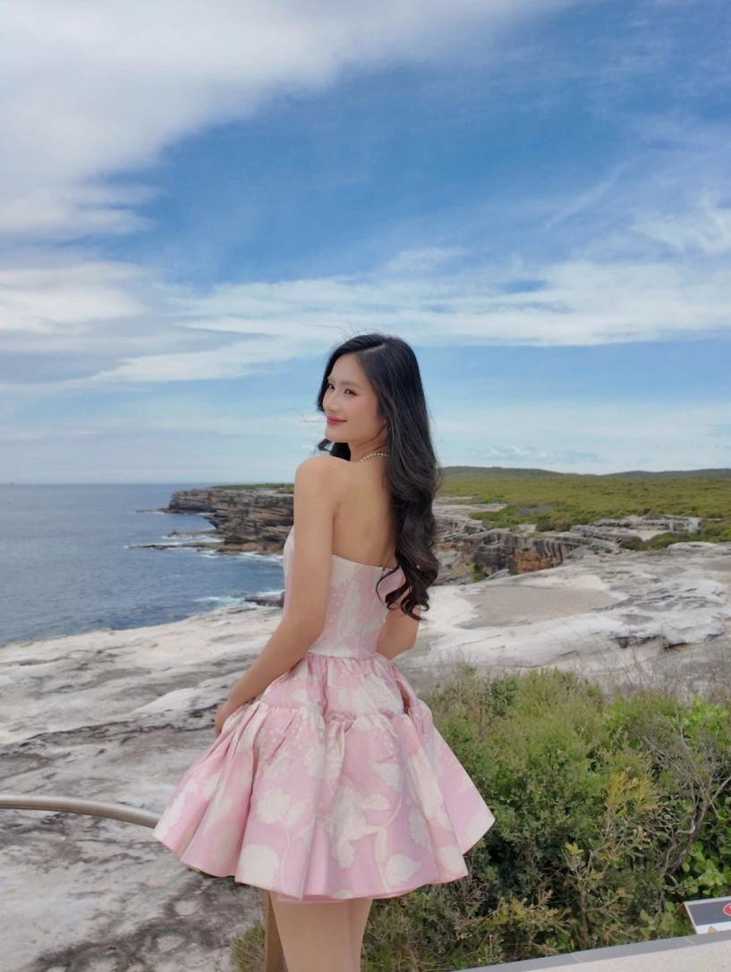 Ý nhi gây sốt với nhan sắc rạng rỡ khi du học australia - 2