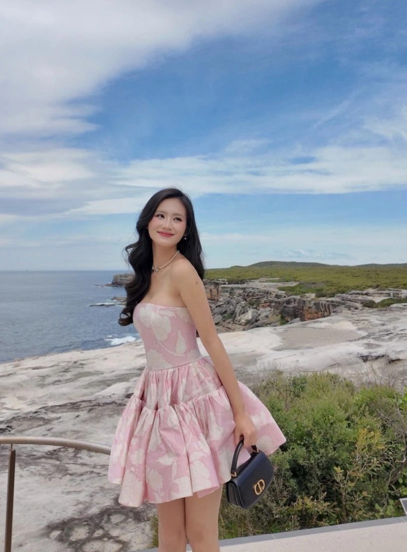 Ý nhi gây sốt với nhan sắc rạng rỡ khi du học australia - 3