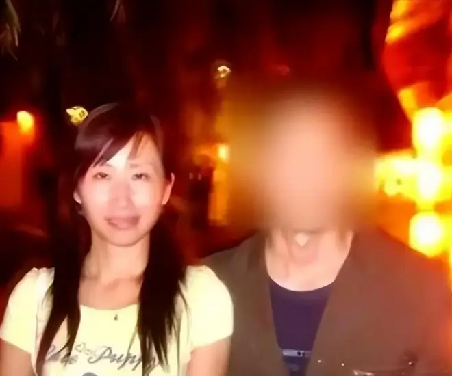 Yêu 8 năm bạn trai bất ngờ cưới người khác cô gái đến đám cưới hỏi rồi bẽ bàng trước sự thật - 1