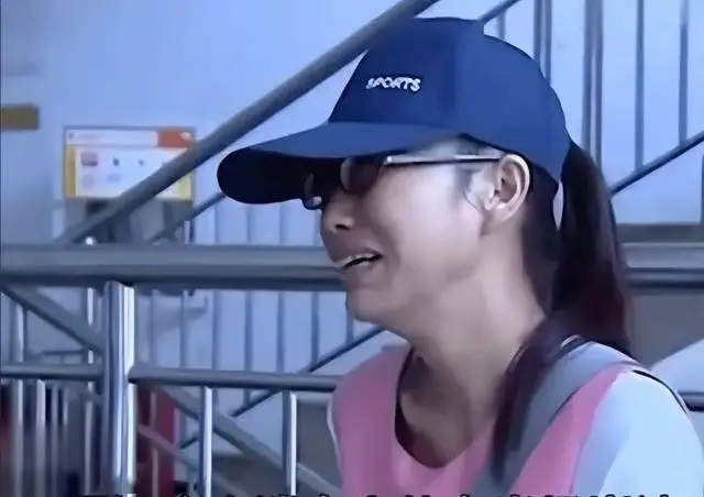 Yêu 8 năm bạn trai bất ngờ cưới người khác cô gái đến đám cưới hỏi rồi bẽ bàng trước sự thật - 2