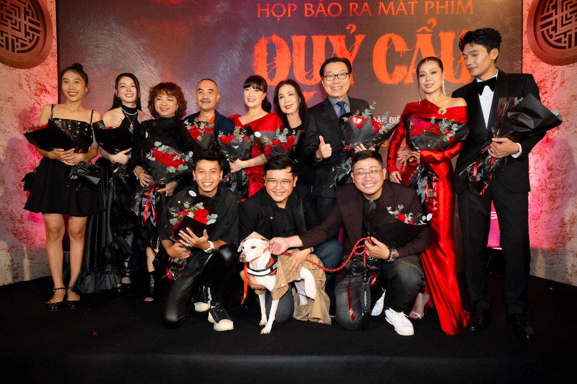 2 sao nữ vbiz cưu mang chó mèo hoang người xây trang trại 1000m2 làm nơi ở người mang đầy vết thương - 5