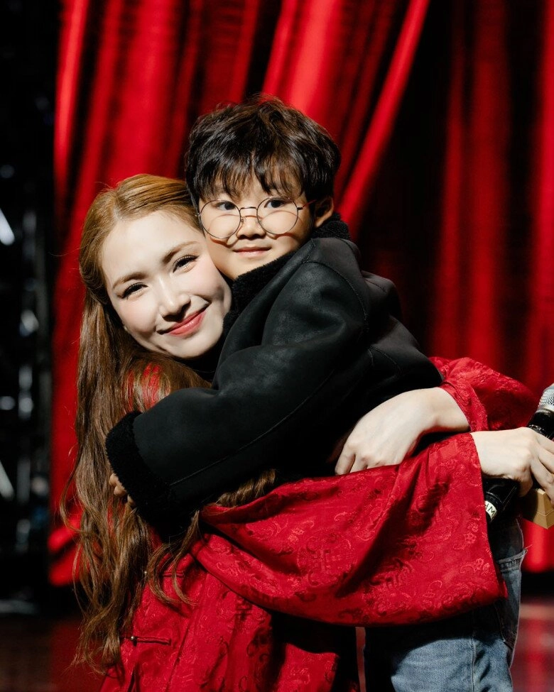 2 sao vbiz được vinh danh thanh niên sống đẹp người làm mẹ đơn thân giàu có người sắp đại diện việt nam thi quốc tế - 6