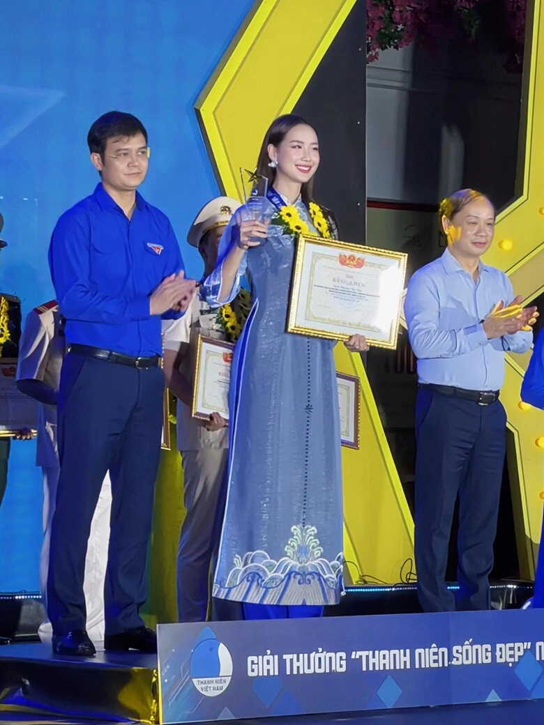 2 sao vbiz được vinh danh thanh niên sống đẹp người làm mẹ đơn thân giàu có người sắp đại diện việt nam thi quốc tế - 7