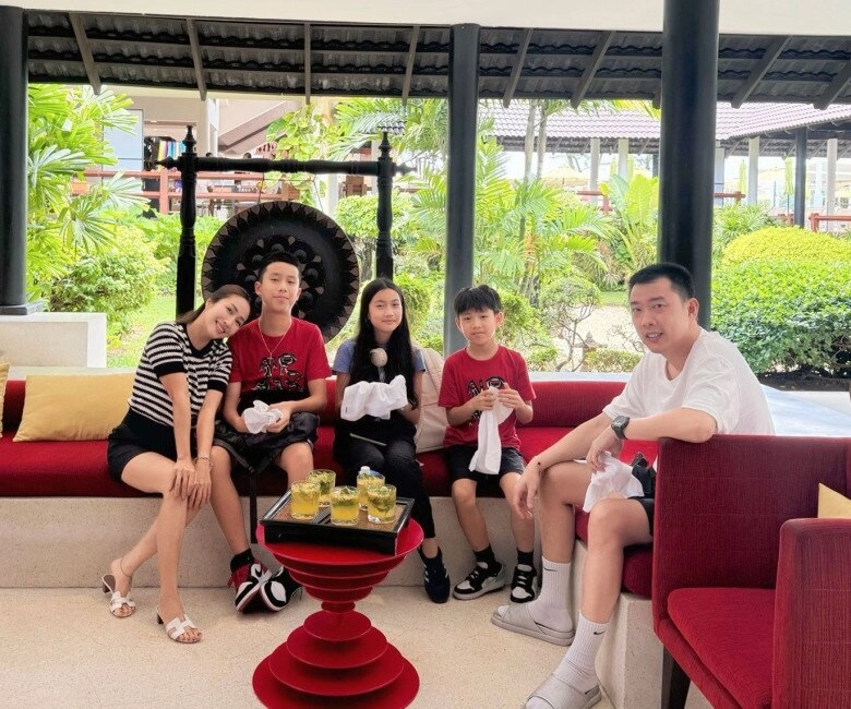 2 sao việt có hôn nhân 17 năm viên mãn nữ nsưt mê chồng từng là học sinh cá biệt sao vtv giấu mặt ông xã - 3