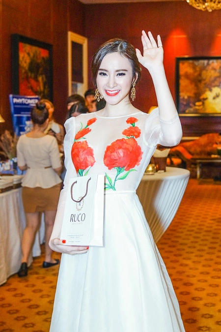 3 bí kíp đón năm mới rạng rỡ cùng tóc tiên angela phương trinh - 5