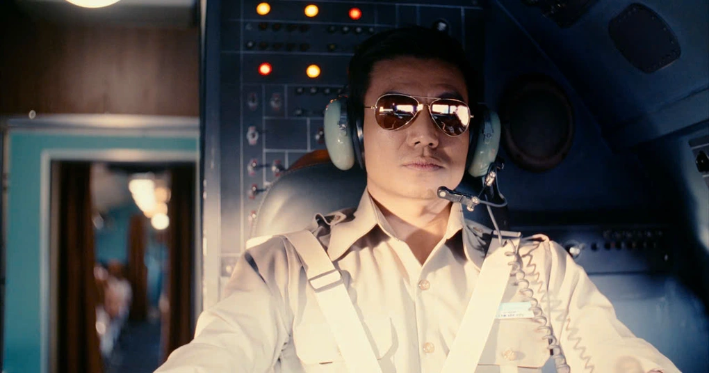 3 sao nam có thể sĩ cả đời vì đóng mưa đỏ lẫn tử chiến trên không steven nguyễn sốc khi biết em trai góp mặt - 3