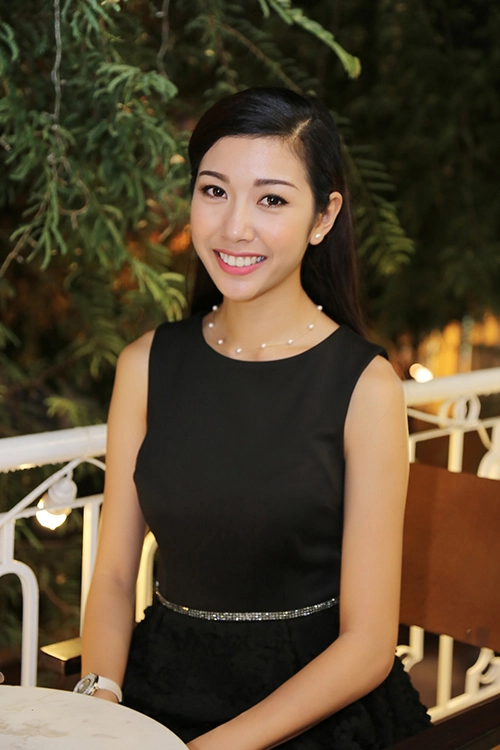 Á hậu thúy vân mặc an toàn là tôn trọng người đối diện - 2