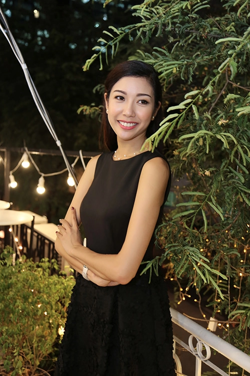 Á hậu thúy vân mặc an toàn là tôn trọng người đối diện - 5