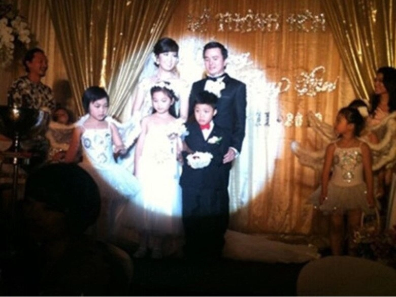 Á hậu thụy vân sinh con thứ 2 với đại gia kín tiếng quý tử đầu lòng 13 tuổi lên chức anh trai - 5