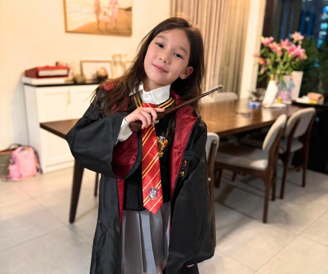 Ái nữ hà anh ngày bé cực yêu nay trổ nét như hoa hậu nhí gương mặt chuẩn tây giống bố nhiều hơn mẹ - 1