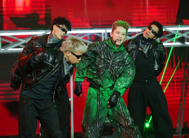 anh trai say hi tập 4 đội b ray và negav giành chiến thắng em xinh pháo công khai người yêu trên sân khấu - 8