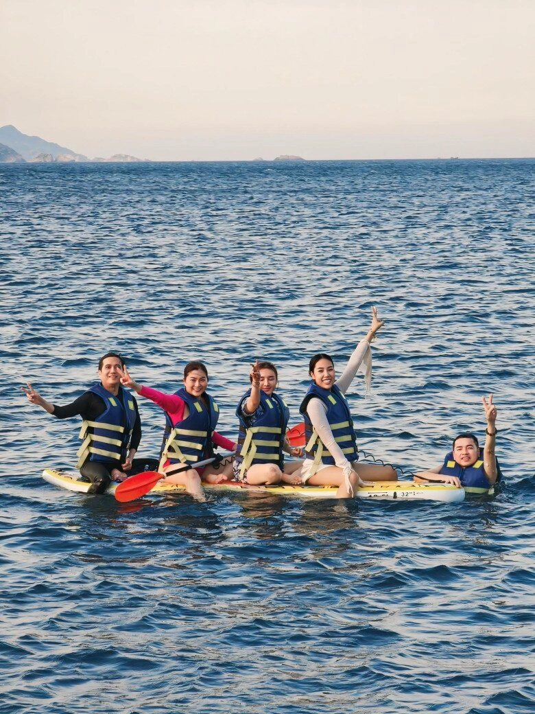 Bạn gái quang minh lên tiếng về khoảnh khắc thân thiết bên châu khải phong khẳng định thanh trúc không bị bắt ở nhà chăm con - 6