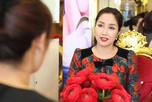 Bắt gặp ốc thanh vân trốn chồng con ra hà nội làm đẹp - 9