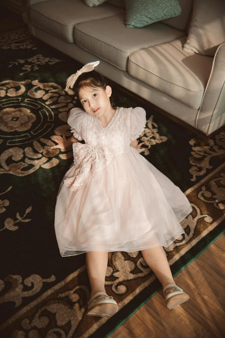 Bé gái ra đi đột ngột trong cách em 1 milimet từng đóng chung với hồng diễm ngoài đời mặt xinh như búp bê - 11