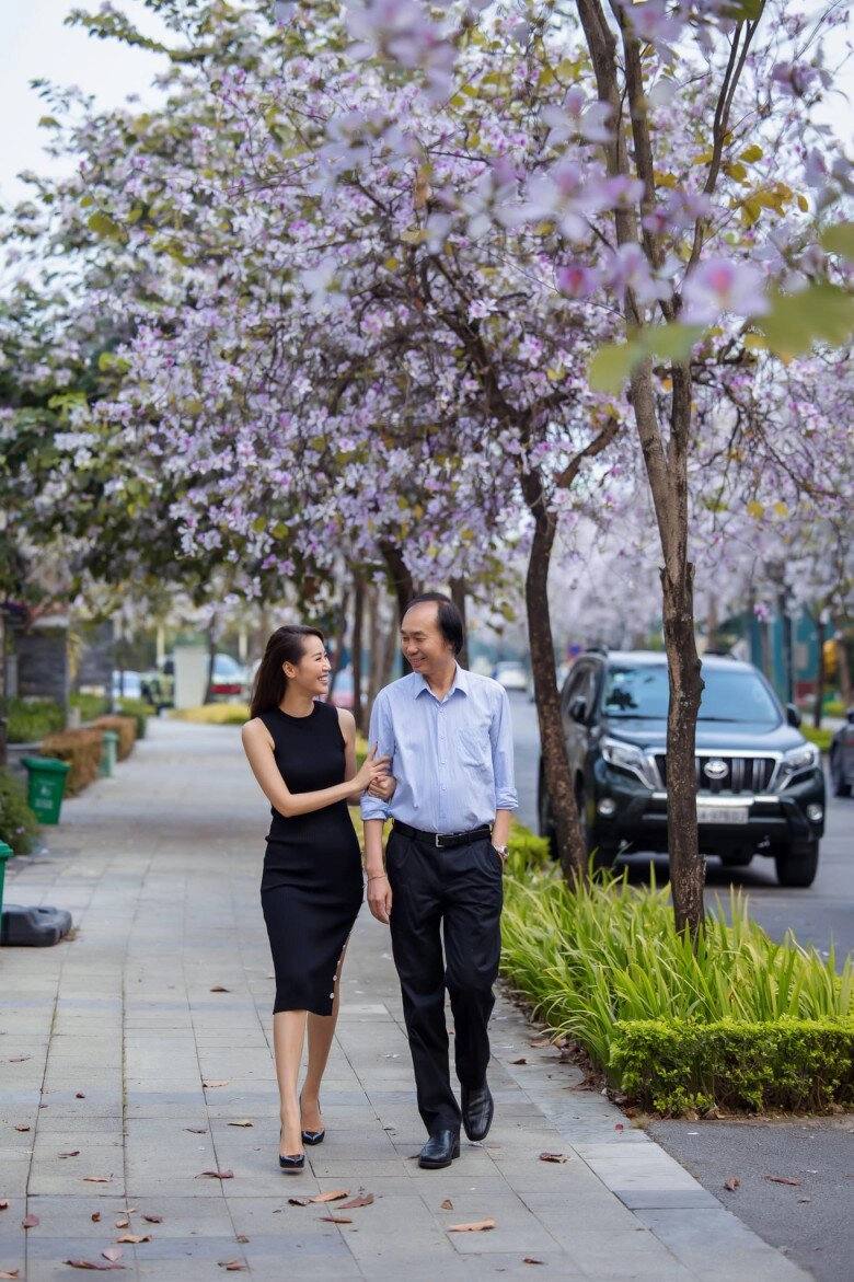 Bố ruột một hoa hậu từng giữ chức tổng cục trưởng là người hùng trong mắt con gái vợ ông giỏi không kém - 5