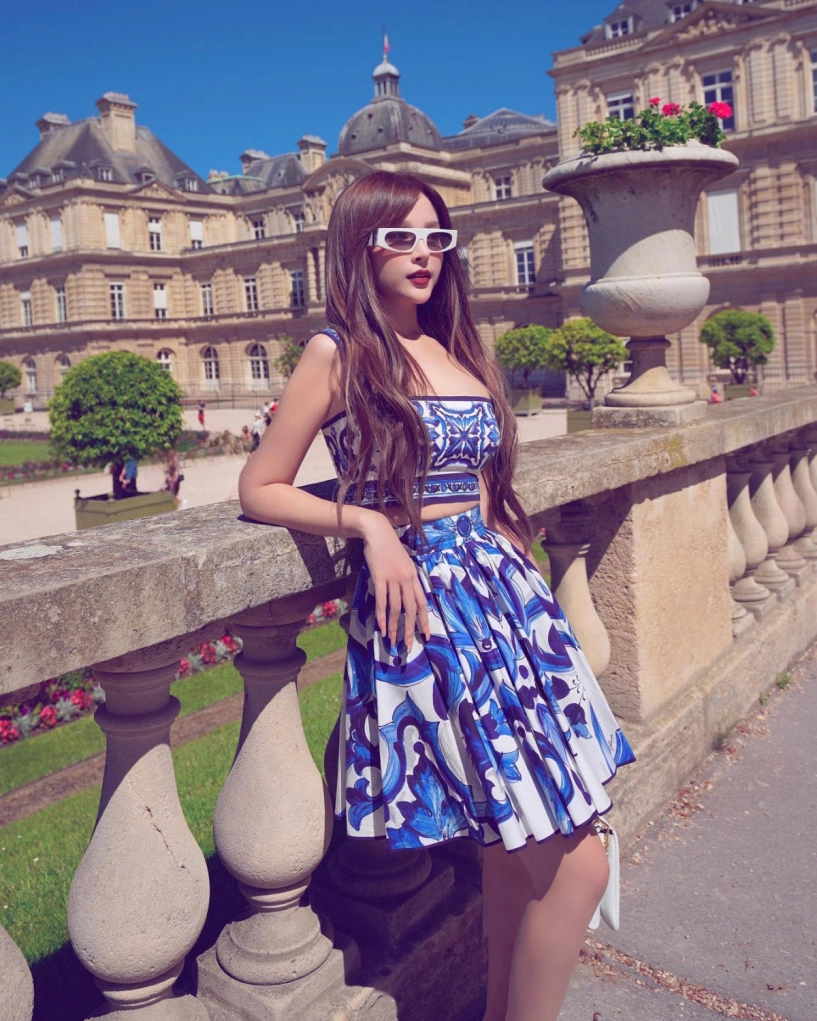 Bộ sưu tập đầm hoa lá cành giá hàng trăm triệu đồng của huyền baby - 6