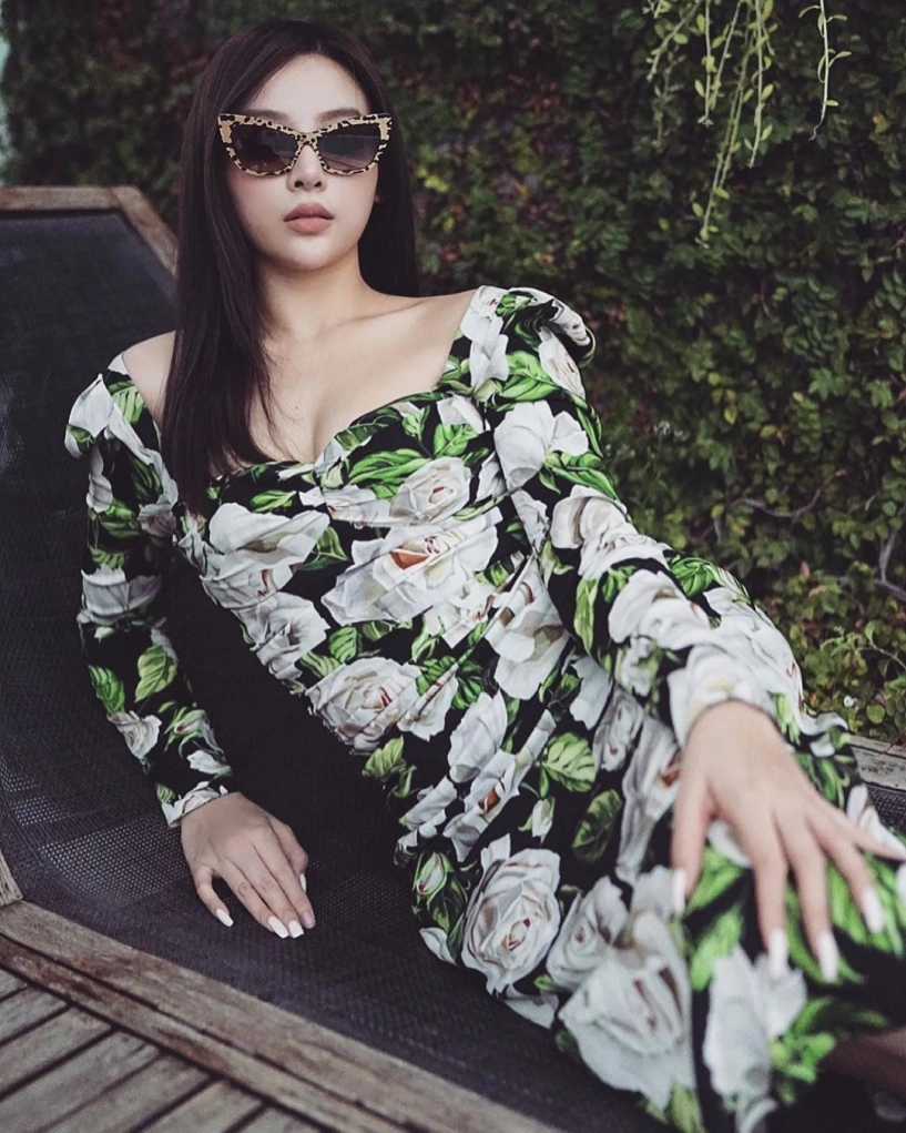 Bộ sưu tập đầm hoa lá cành giá hàng trăm triệu đồng của huyền baby - 8