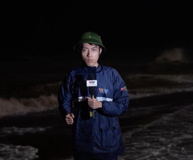 Btv vtv sinh năm 2000 đội bão đưa tin song ngữ là thạc sĩ tốt nghiệp trường danh giá nhận học bổng của đức - 1