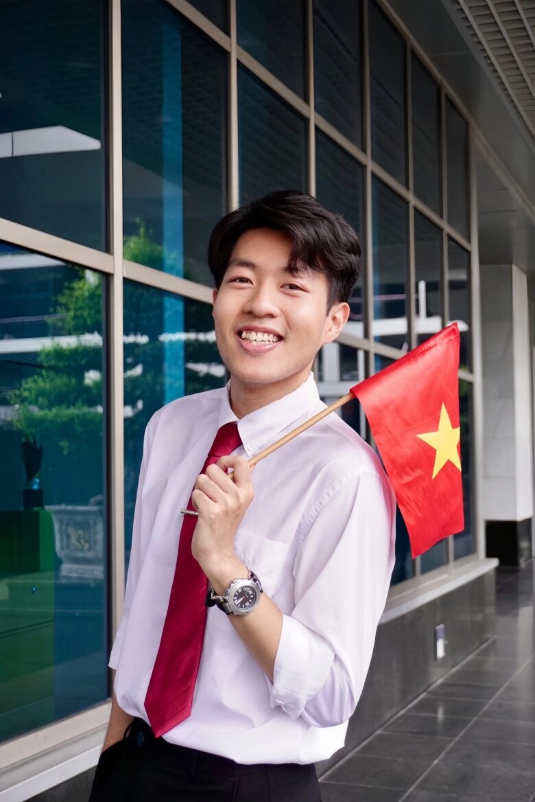 Btv vtv sinh năm 2000 đội bão đưa tin song ngữ là thạc sĩ tốt nghiệp trường danh giá nhận học bổng của đức - 6