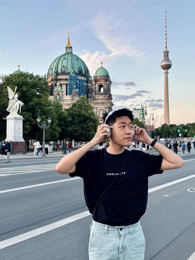 Btv vtv sinh năm 2000 đội bão đưa tin song ngữ là thạc sĩ tốt nghiệp trường danh giá nhận học bổng của đức - 7