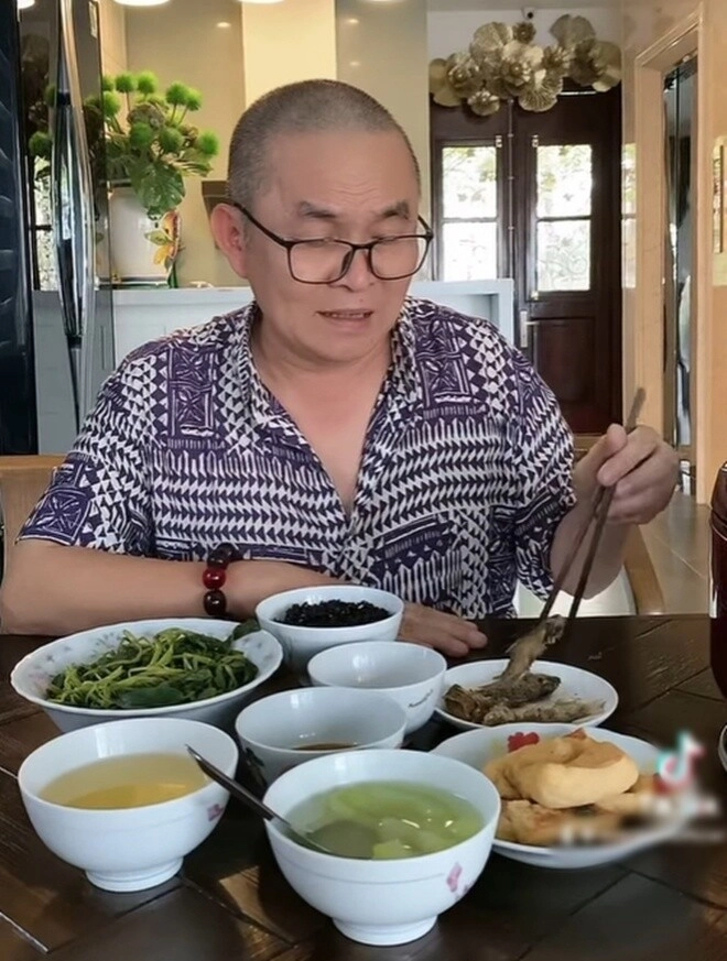 Cận cảnh nhà của nsưt xuân hinh nằm giữa thủ đô ngập nước như sông vua hài đất bắc không biết ngủ ở đâu - 8