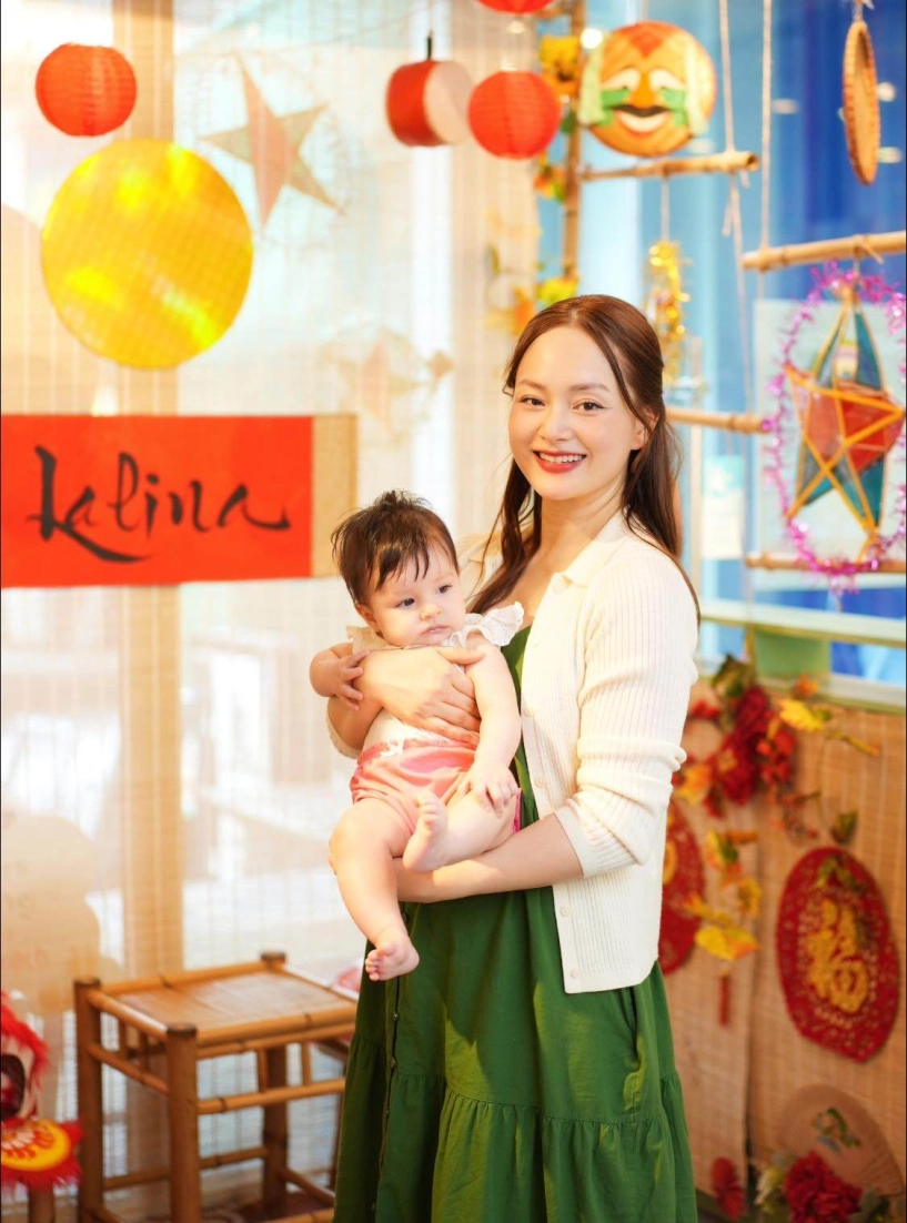 Cảnh lan phương chăm 2 ái nữ mà không có bảo mẫu kiếm 7 tỷnăm vẫn lo sợ chồng tây giành quyền nuôi con - 6