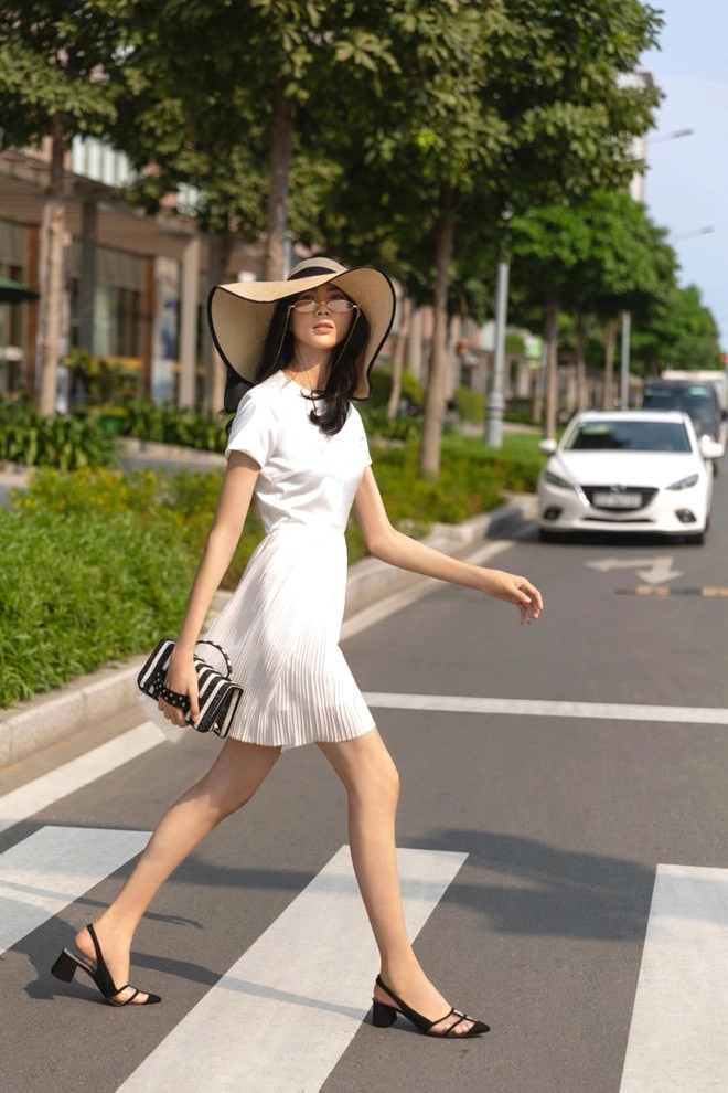 Cao ngân cò hương nay lột xác trong bộ ảnh streetstyle - 1