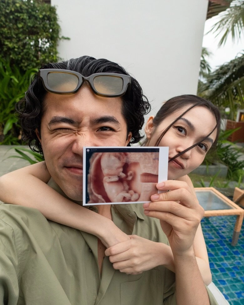 Cháu ngoại nsưt xuân hinh vài tháng tuổi đã tóc nhiều đầy đầu vẻ ngoài đáng yêu nhưng chẳng giống mẹ tẹo nào - 10