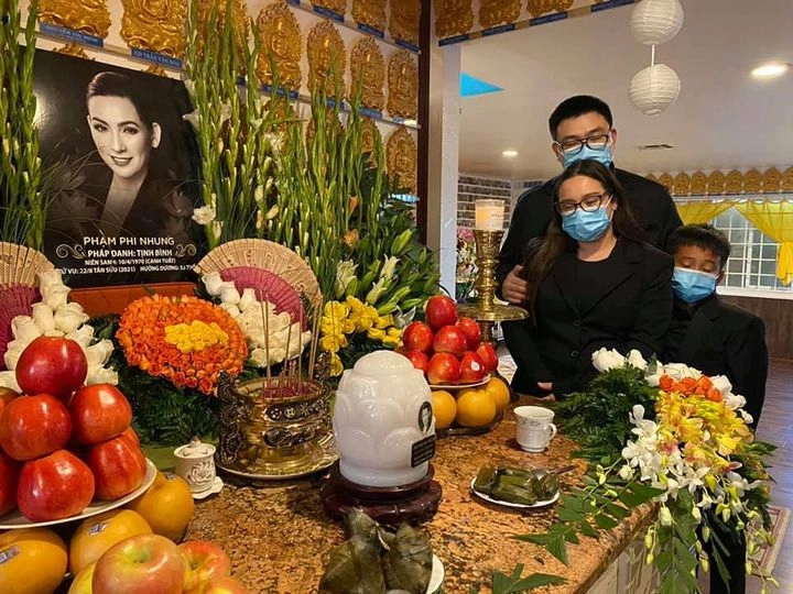 Cháu ngoại phi nhung đến dự lễ tốt nghiệp của bố chàng rể việt kiều nay là niềm tự hào của gia đình - 4