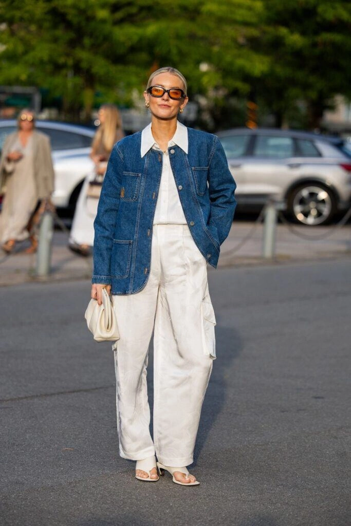 Chọn áo khoác đầu thu 4 kiểu dáng giúp phụ nữ 30 mặc đẹp và hack tuổi cực đỉnh - 9