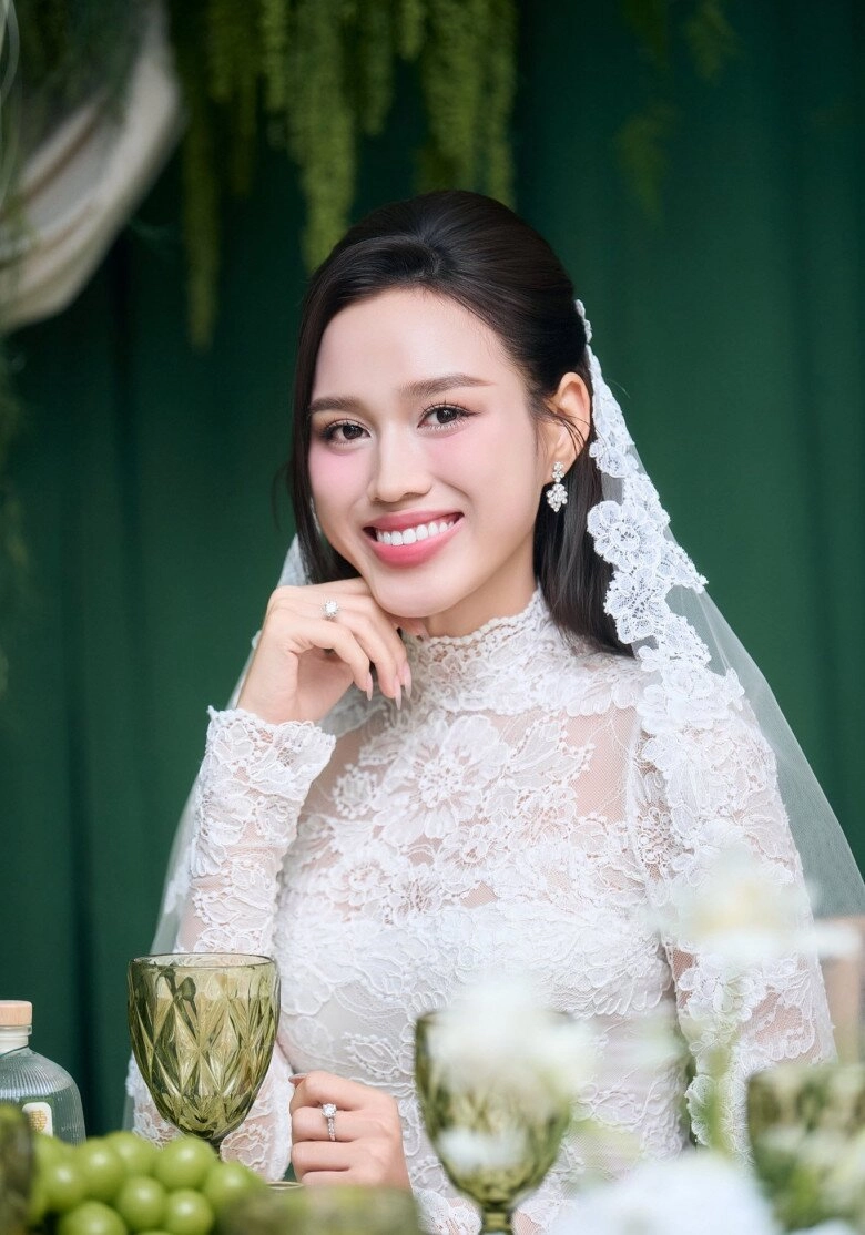 cô dâu nghìn tỷ đỗ thị hà được chồng thiếu gia lái siêu xe rước về dinh làm lễ cưới lớn nhất quảng trị - 2