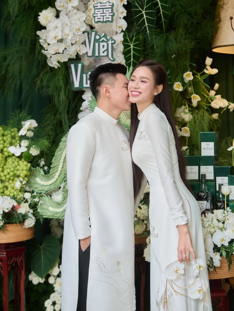 cô dâu nghìn tỷ đỗ thị hà được chồng thiếu gia lái siêu xe rước về dinh làm lễ cưới lớn nhất quảng trị - 11