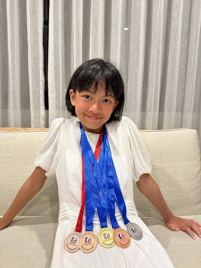 Con gái bình minh máu chiến y hệt bố 13 tuổi sở hữu cặp chân dài vượt bạn bè đồng trang lứa - 3