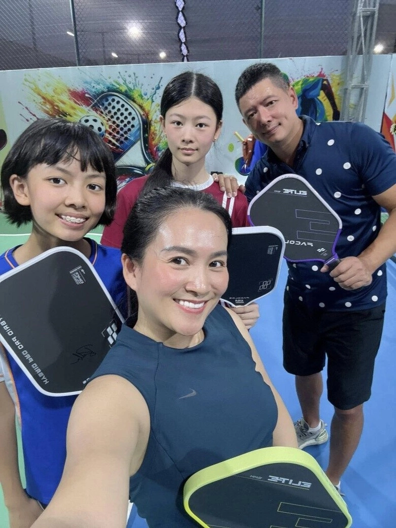 Con gái bình minh máu chiến y hệt bố 13 tuổi sở hữu cặp chân dài vượt bạn bè đồng trang lứa - 8